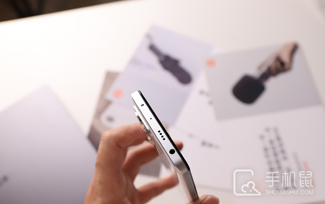 Redmi Note 12 Pro极速版是双扬声器吗